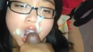 Di sepong sampe crot di muka